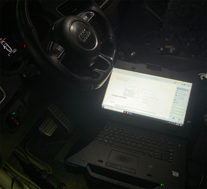 Connect the Vehicle to Diagnostic Software